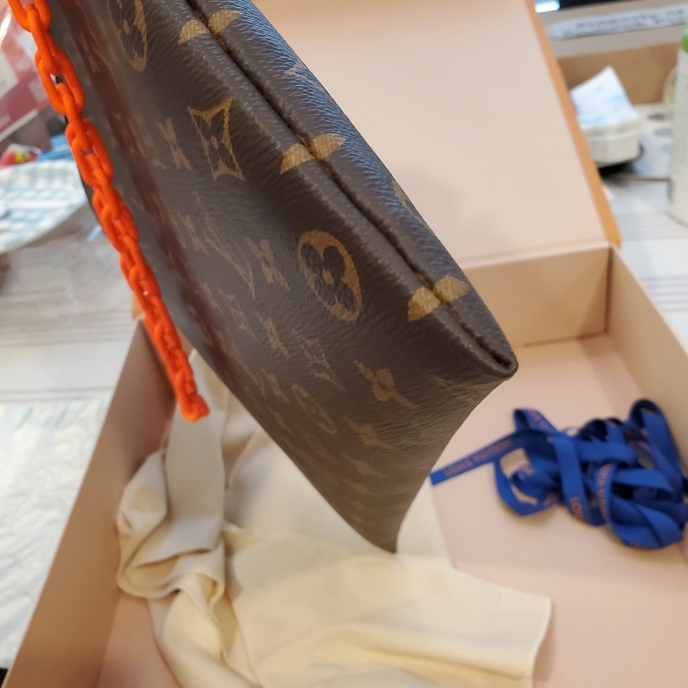 💕Traded💕Louis Vuitton Virgil Abloh A4 Pouch - Picture 4 of 8